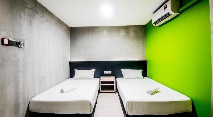 Monaco Boutique Hotel Sadong Jaya Kota Kinabalu Exterior foto